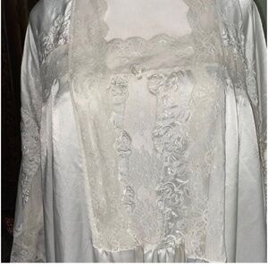 Vintage Peignoir Set 🌹  robe nightgown